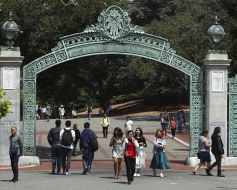 Gate with students